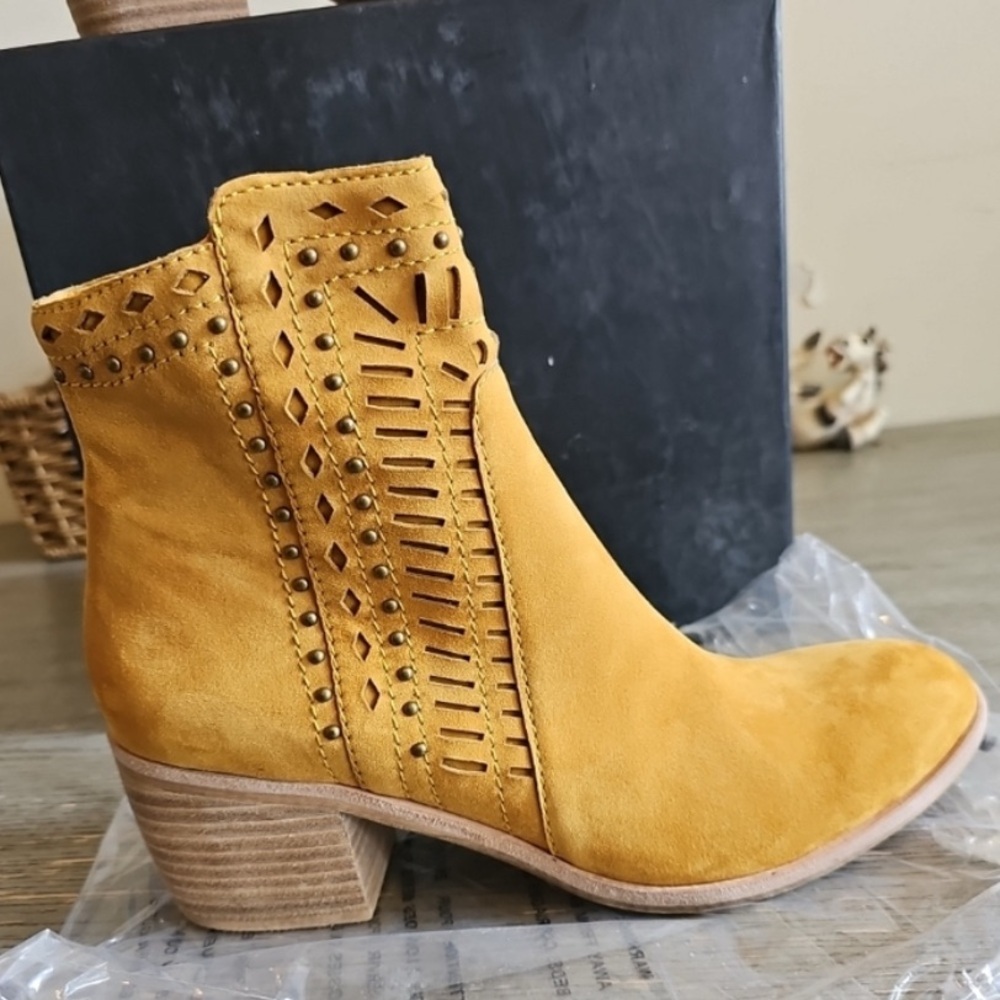 Sundance - Silent D Mustard Ankle Boots - Picture 4 of 9